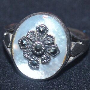 Unique 925 Sterling Genuine Mother Of Pearl And Marcasite Statement Ring